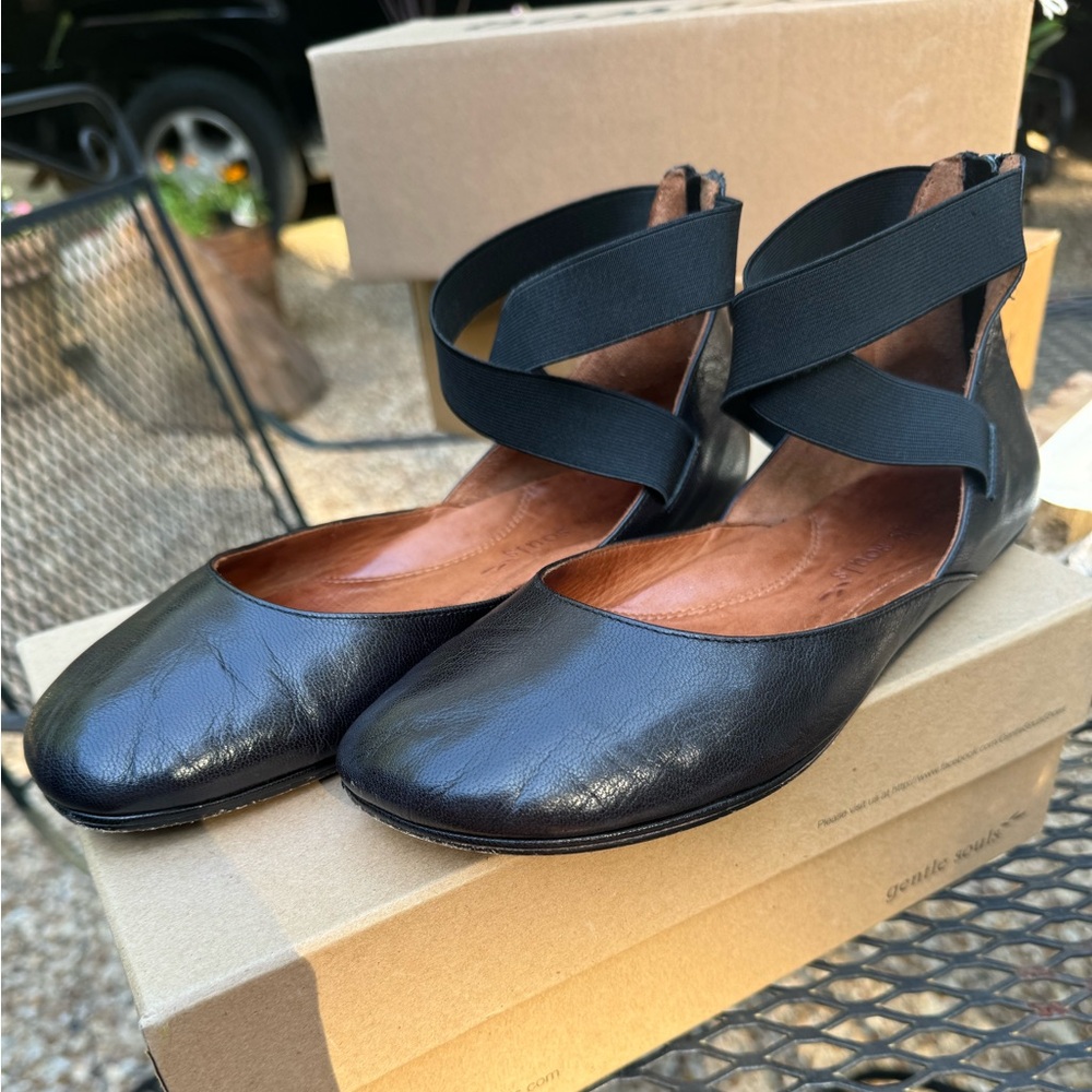 Gentle Souls Ballet Flats, Black, Size 8